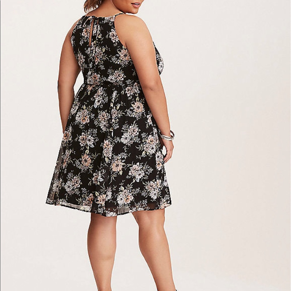 NWOT. Floral Chiffon Midi